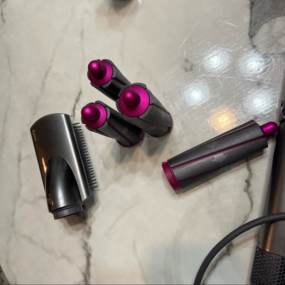 Dyson Airwrap Complete Styler - Picture 9 of 10